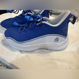 Under Armour Steph Curry kids sneakers size 1